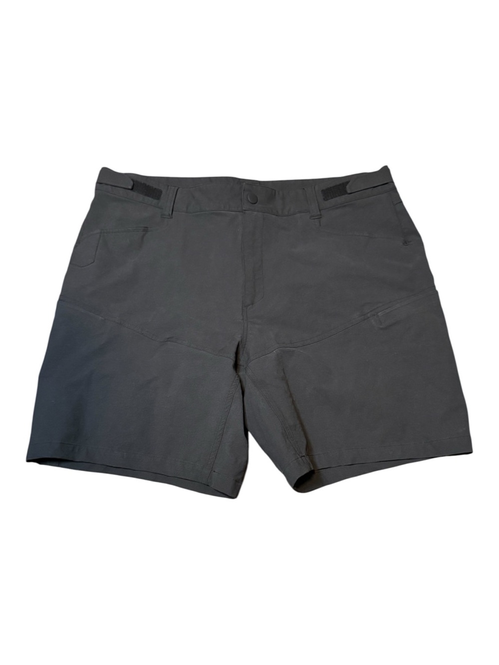 Ten Thousand Black Athletic Flat-Front Shorts Men’s Size 36